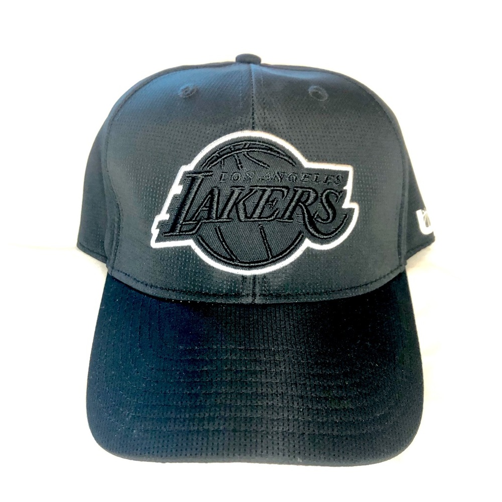Los Angeles Lakers Ultra Game Adjustable Black NBA Baseball Hat NWOT